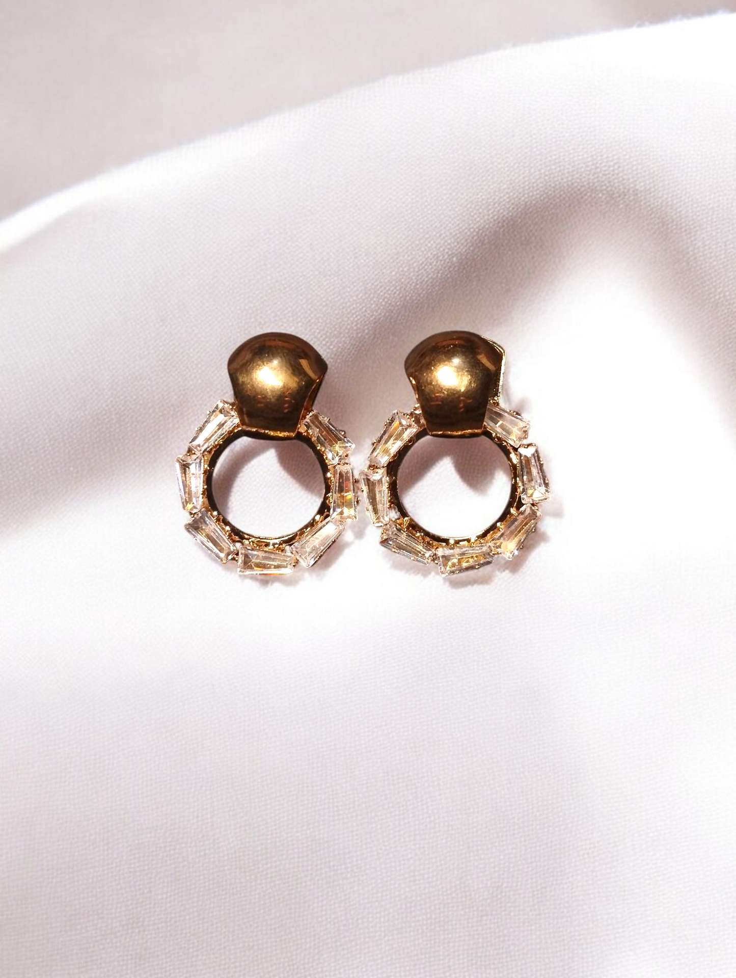 Hallow Circle Earrings