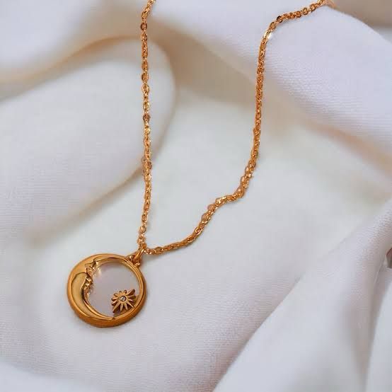 Luna Nova Pendant