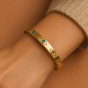 18k Allure Handcuff
